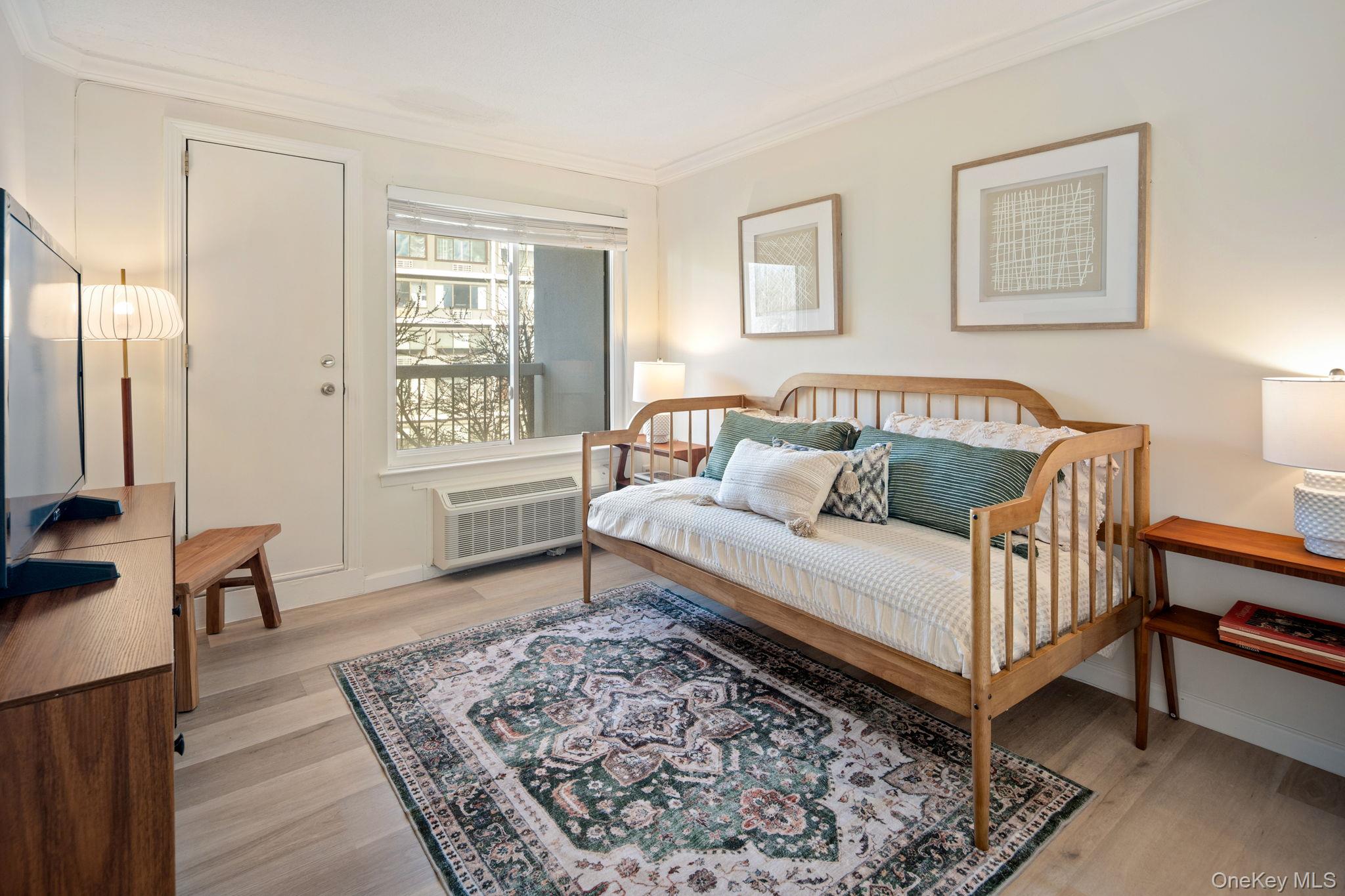 400 High Point Drive # PH5, Hartsdale, NY 10530