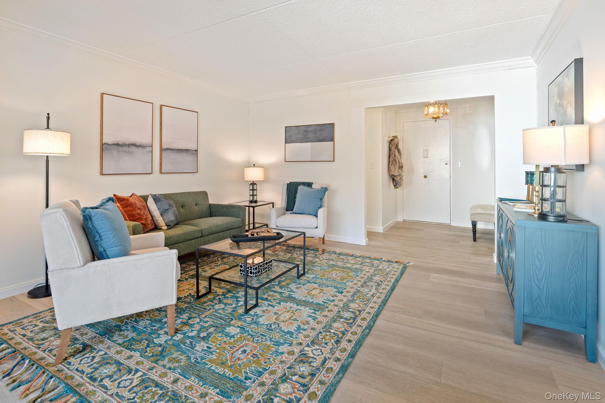 400 High Point Drive # PH5, Hartsdale, NY 10530