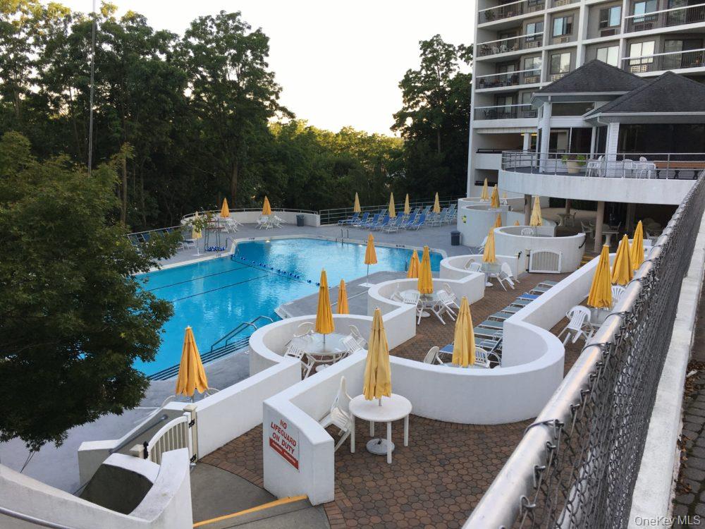 400 High Point Drive # PH5, Hartsdale, NY 10530