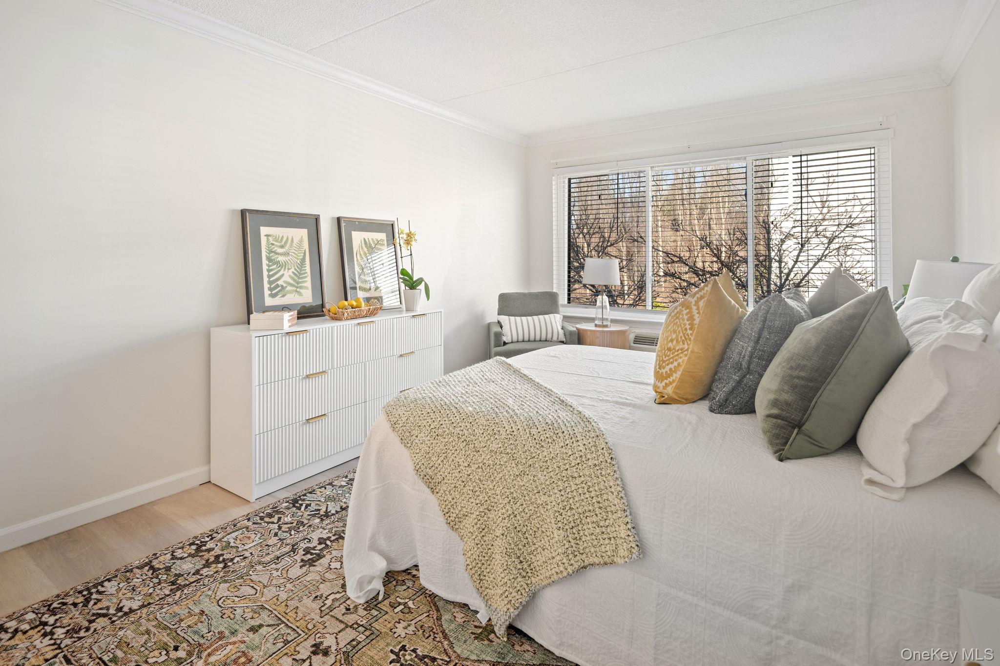 400 High Point Drive # PH5, Hartsdale, NY 10530