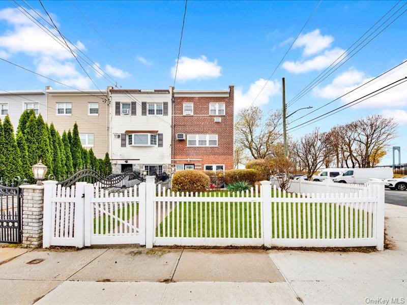 2576 Harding Avenue, Bronx, NY 10465