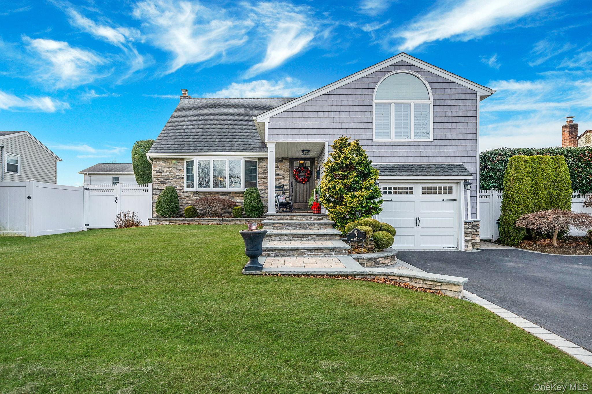 3 Walnut Place, North Massapequa, NY 11758