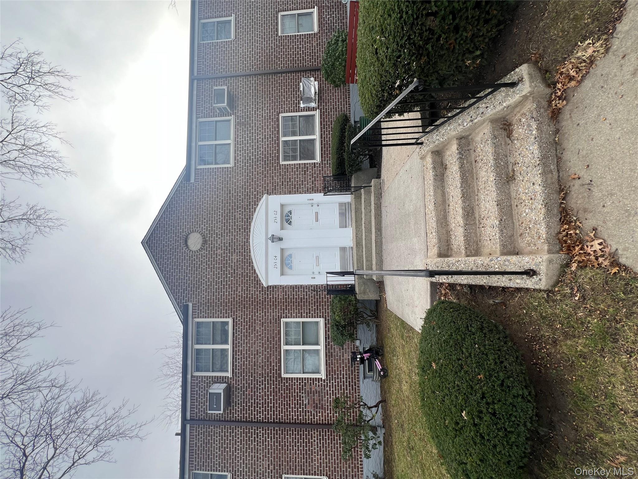 253-04 60th Ave # Upper, Little Neck, NY 11362