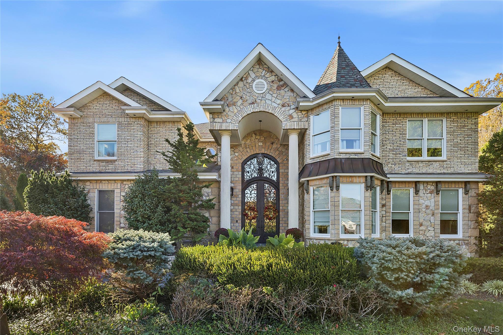 5 Schoolhouse Court, Oyster Bay, NY 11771