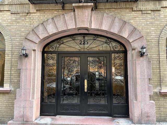 225 Bennett Avenue # 2R, New York (Manhattan), NY 10040