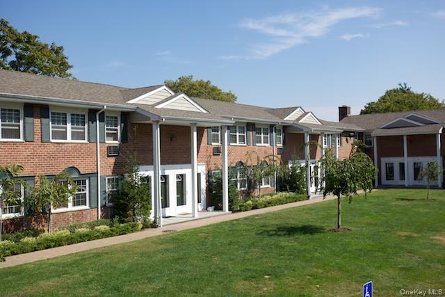 80 S Clinton Avenue # 10B, Bay Shore, NY 11706