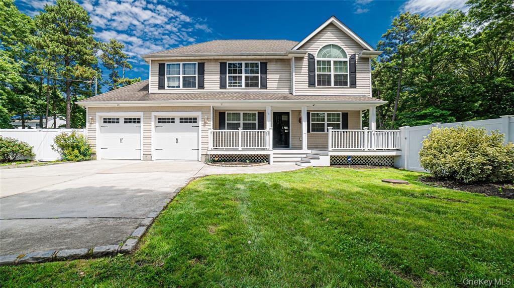 5 Ormond Place, Mastic, NY 11950