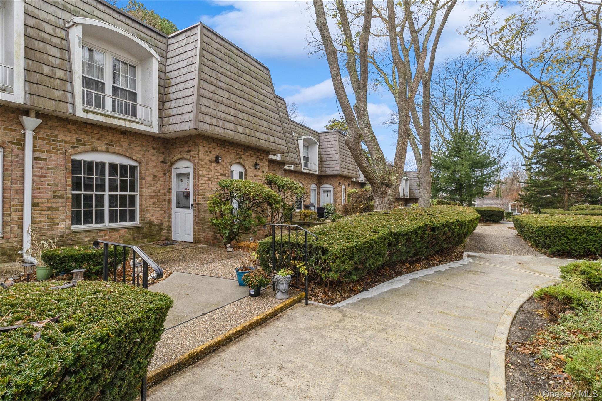 655 Middle Country Road # 4D1, Coram, NY 11727