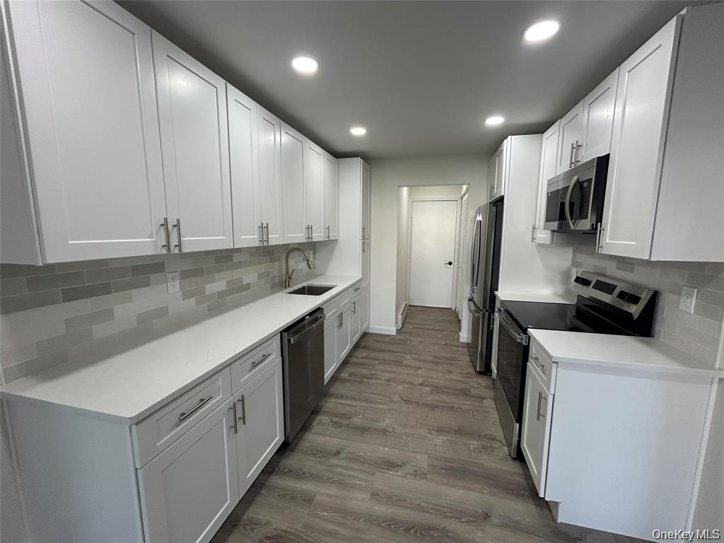 5 Norfolk Court, Coram, NY 11727