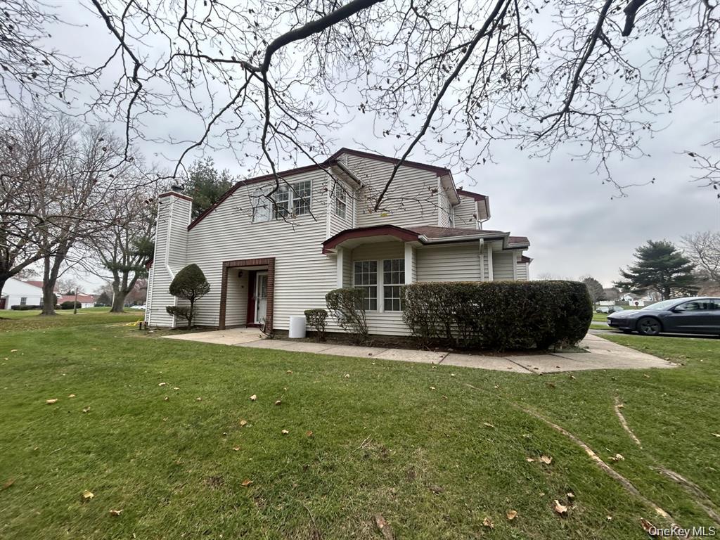 5 Norfolk Court, Coram, NY 11727