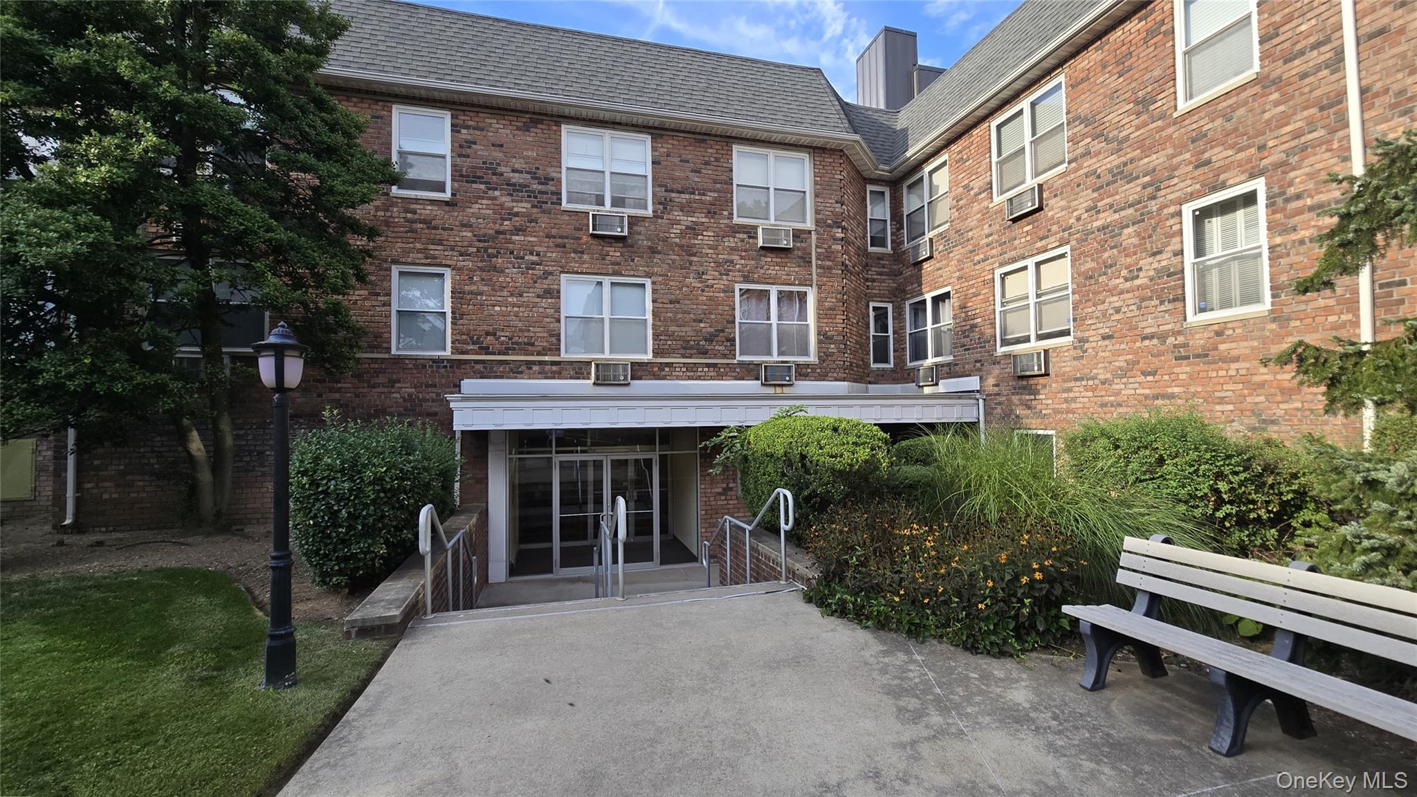 30 Daley Place # 146, Lynbrook, NY 11563