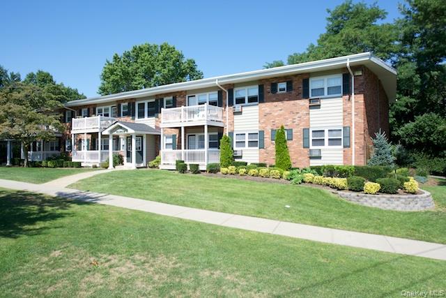 1355 Roanoke Avenue # 12RF, Riverhead, NY 11901