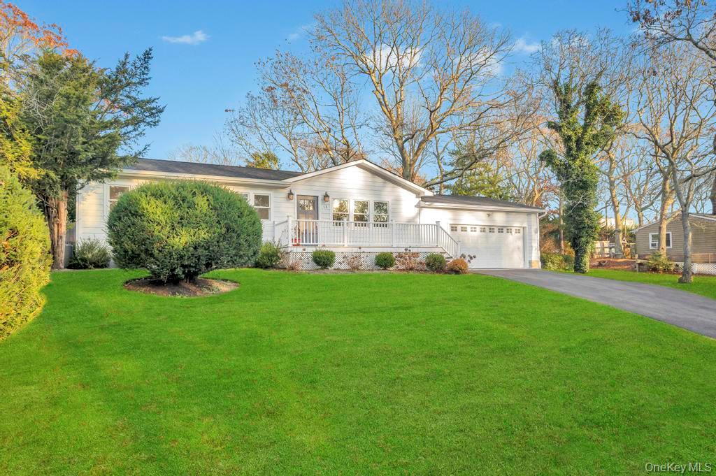 12 George Street, Hampton Bays, NY 11946