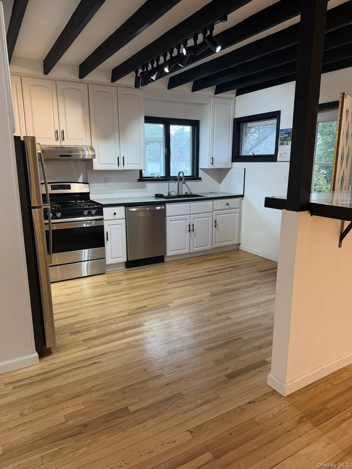 19 7th Street, Bayville, NY 11709