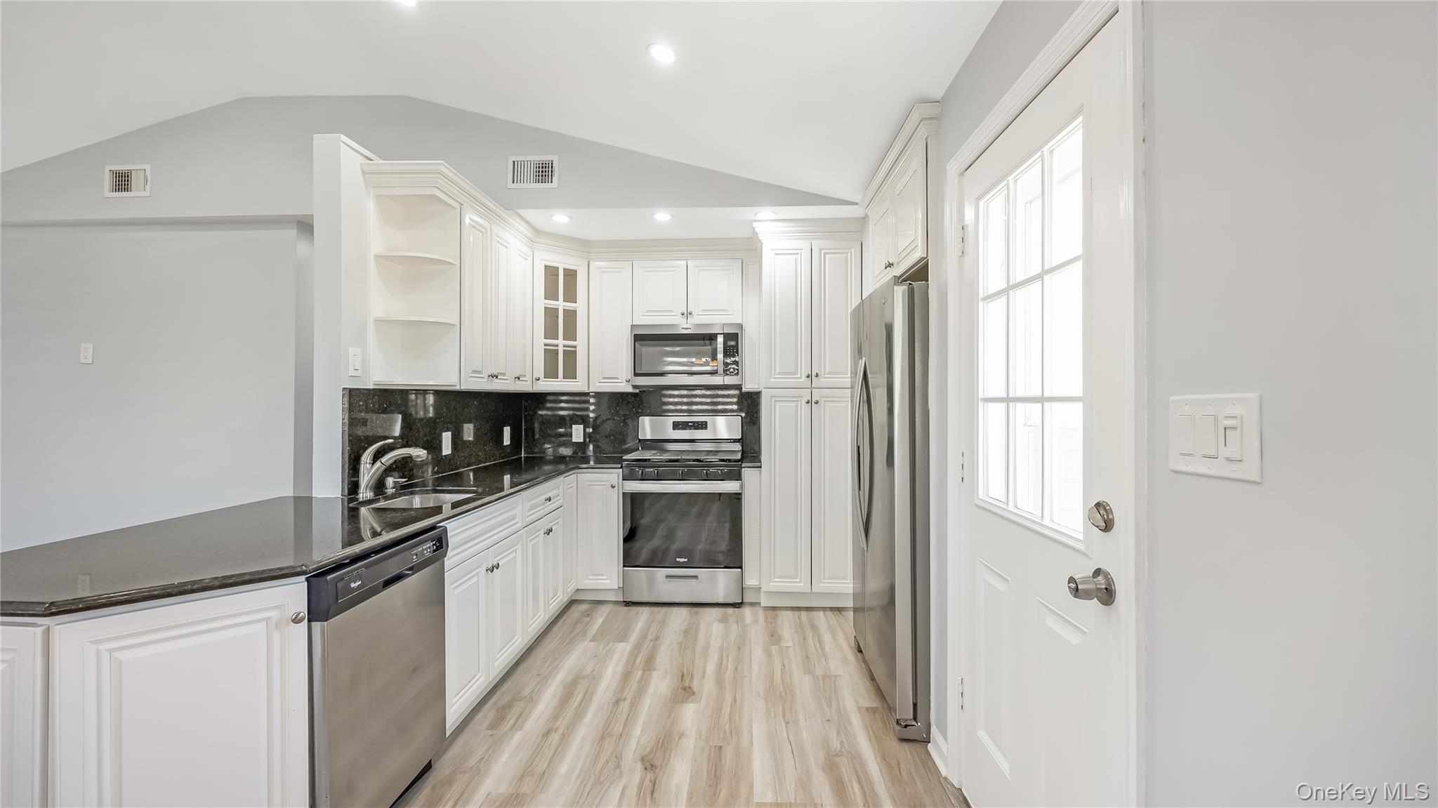 147 W Hampton Road, Lindenhurst, NY 11757