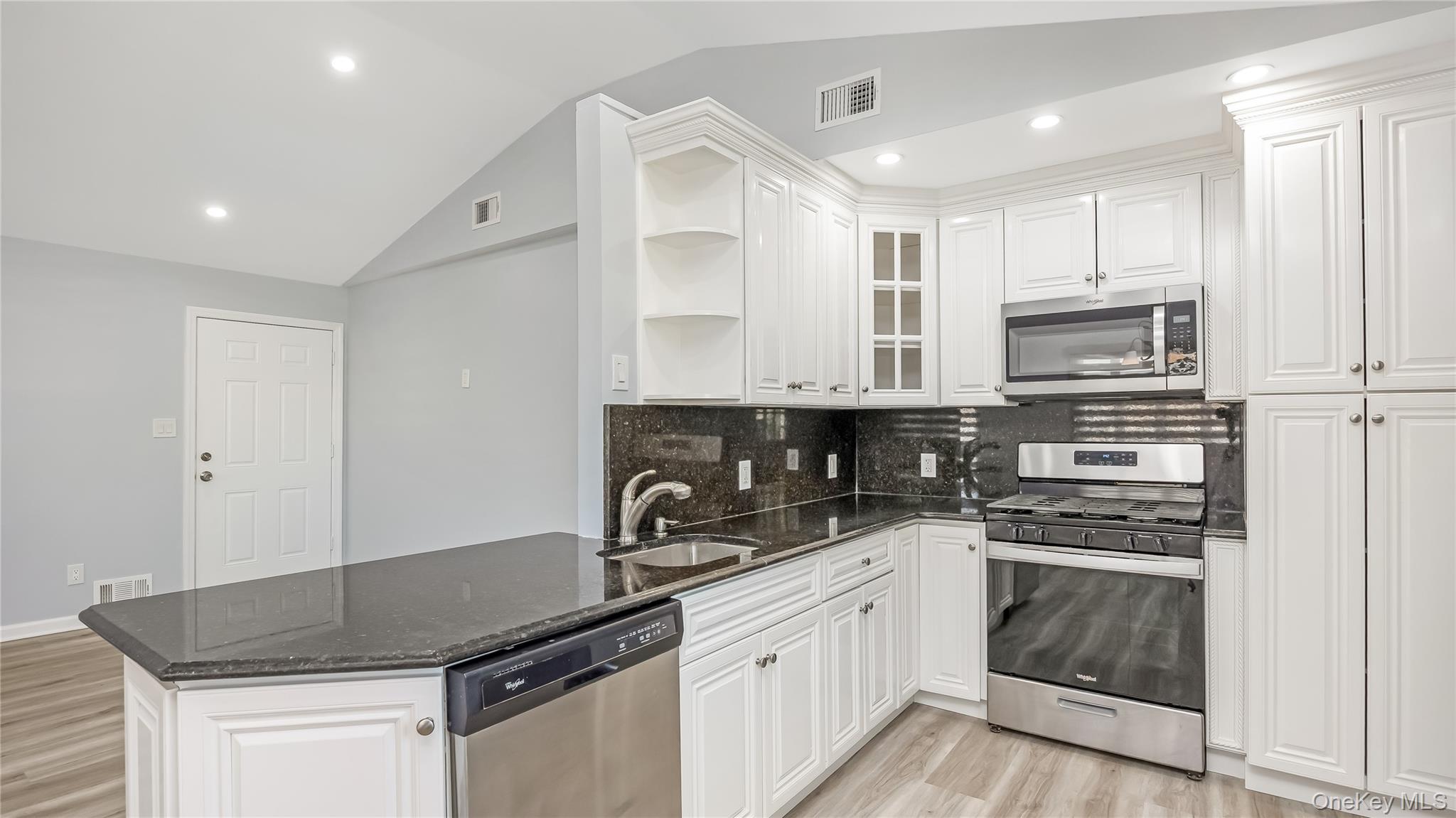 147 W Hampton Road, Lindenhurst, NY 11757