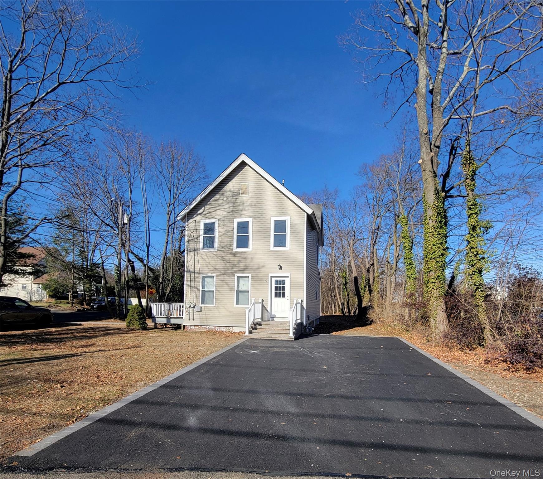 19 Railroad Street # 2nd Floor, Greenlawn, NY 11740