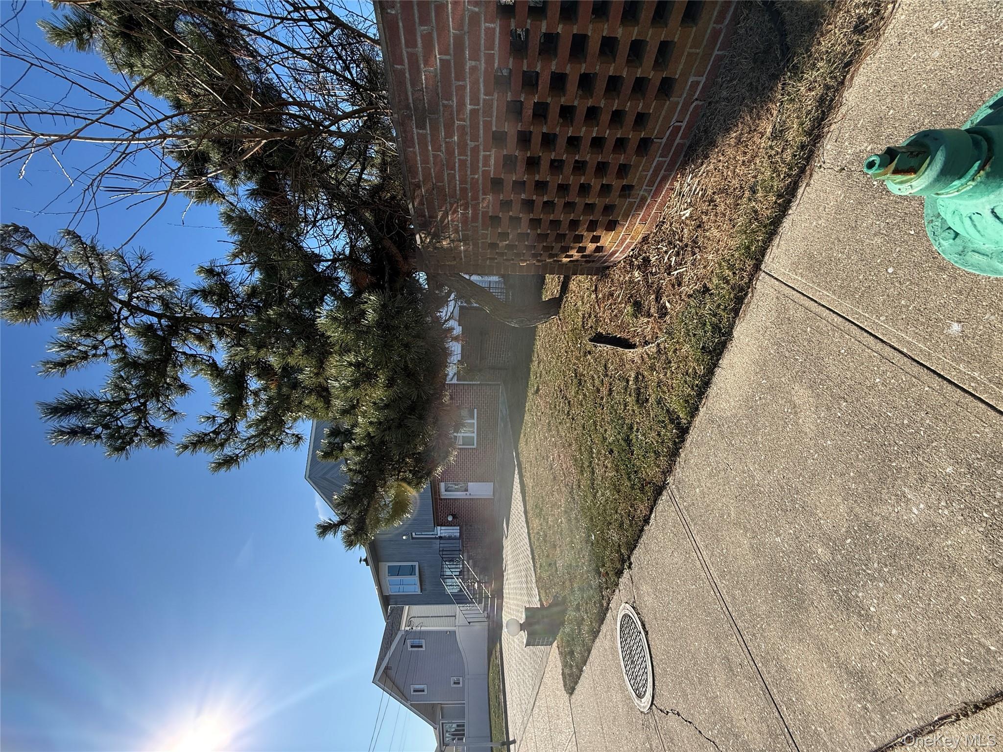 300 Branch Avenue, Freeport, NY 11520