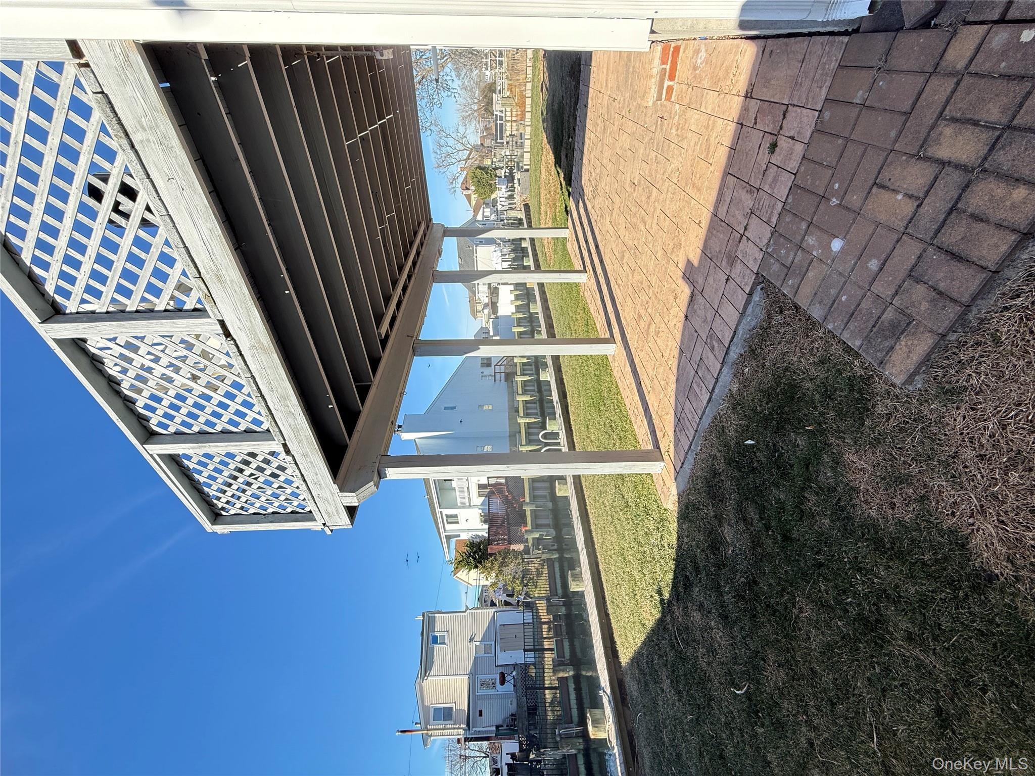 300 Branch Avenue, Freeport, NY 11520