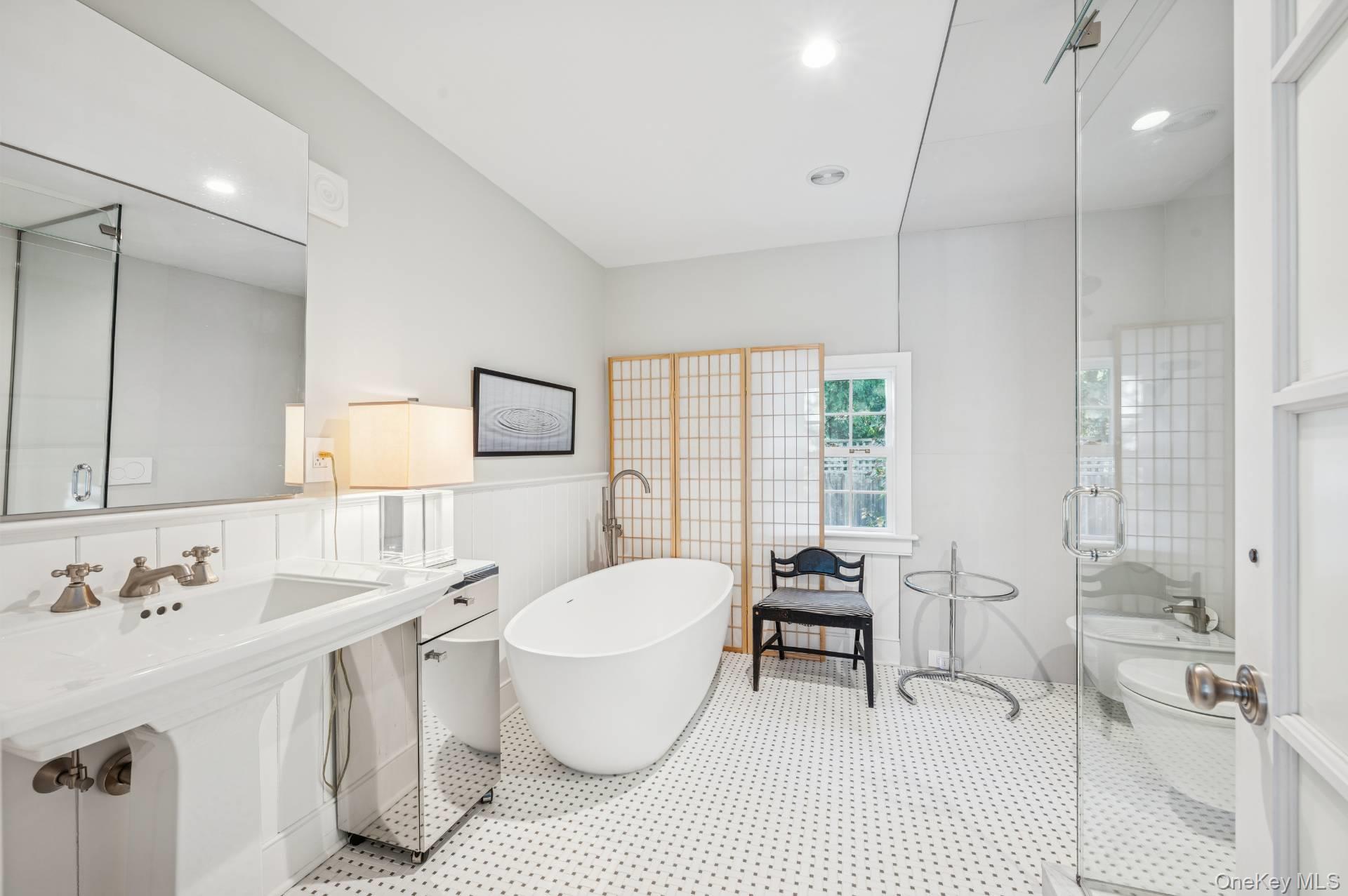 94 Post Lane, Southampton, NY 11968