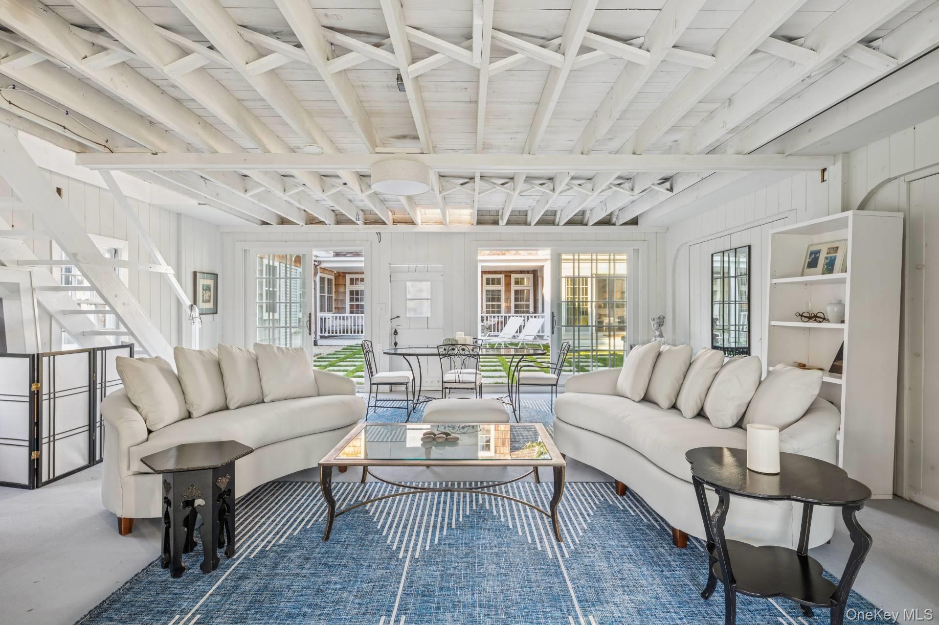 94 Post Lane, Southampton, NY 11968