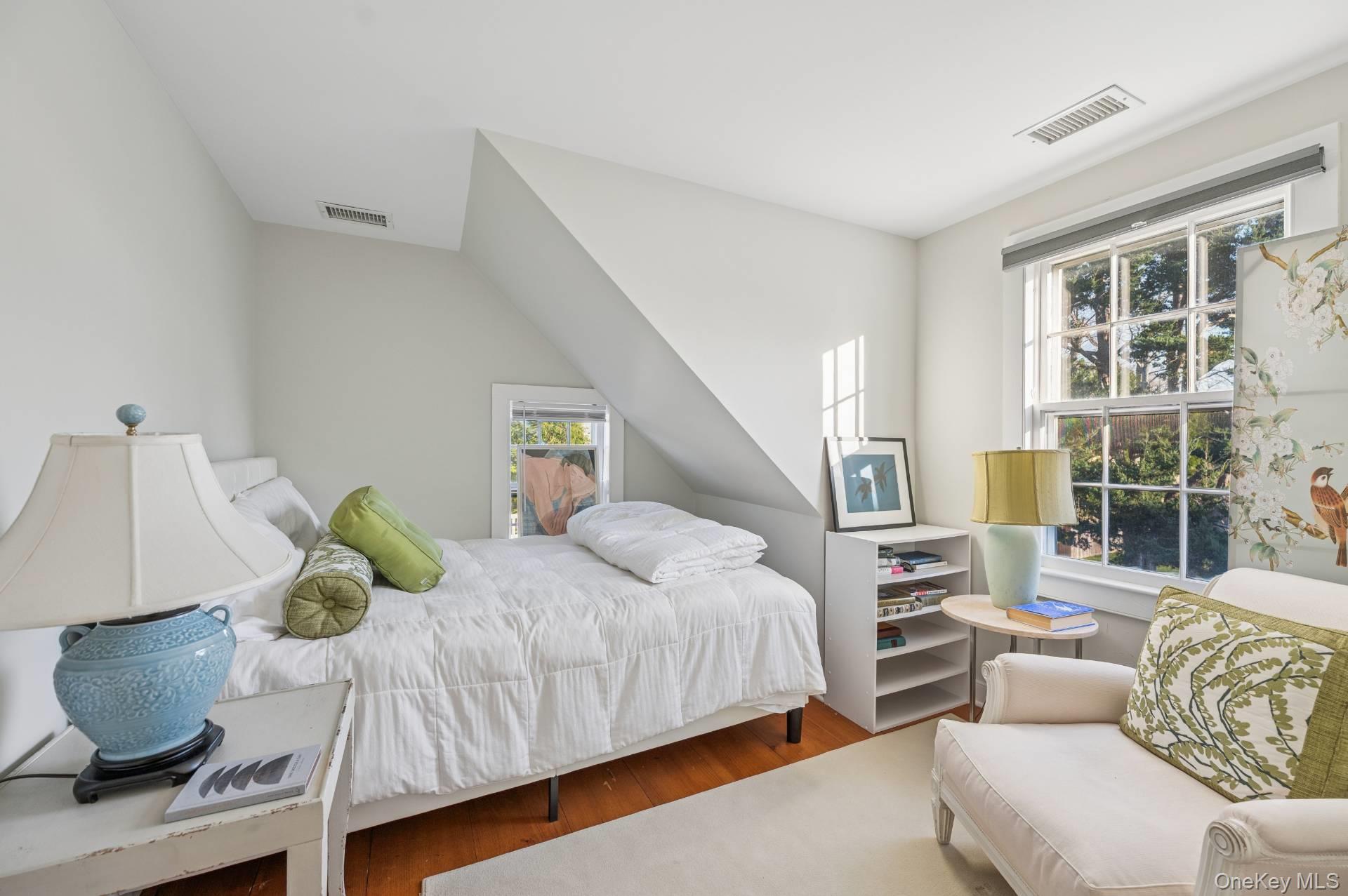 94 Post Lane, Southampton, NY 11968