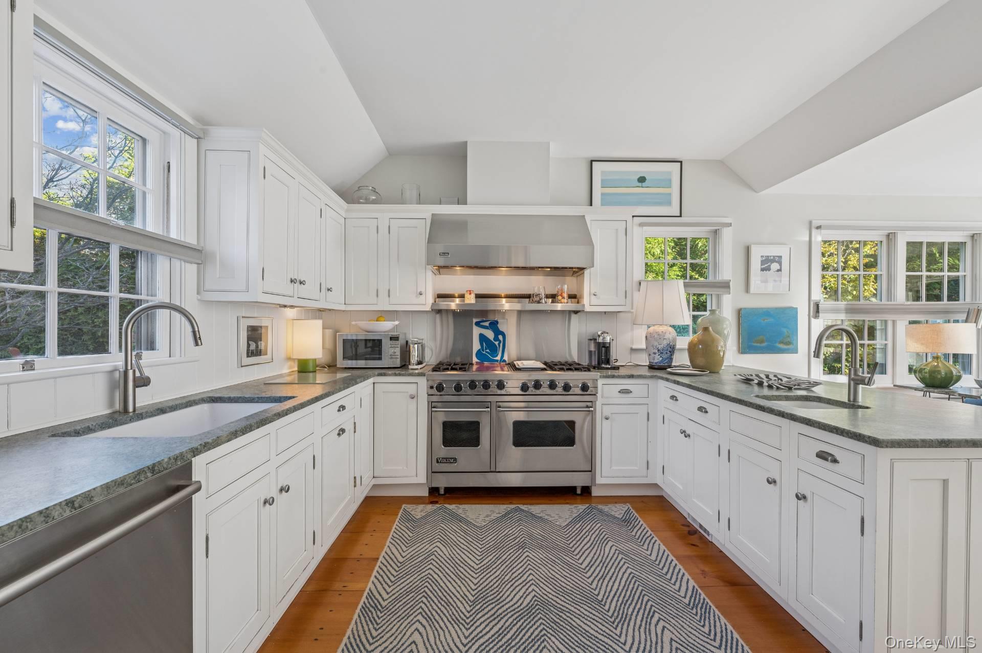 94 Post Lane, Southampton, NY 11968