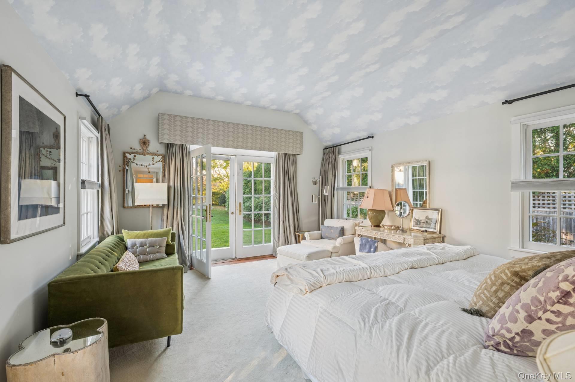 94 Post Lane, Southampton, NY 11968