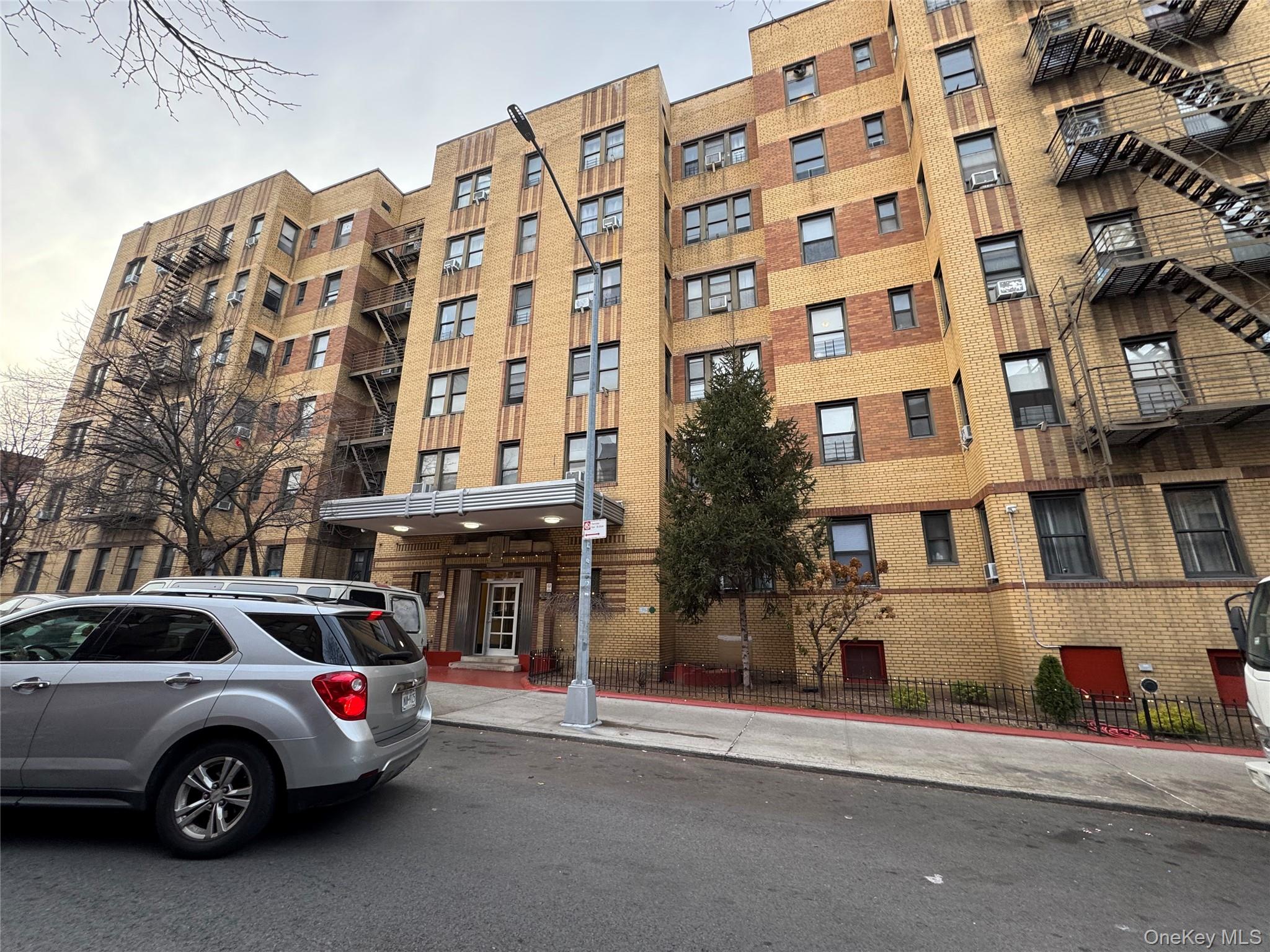 4330 44th Street # 3F, Sunnyside, NY 11104