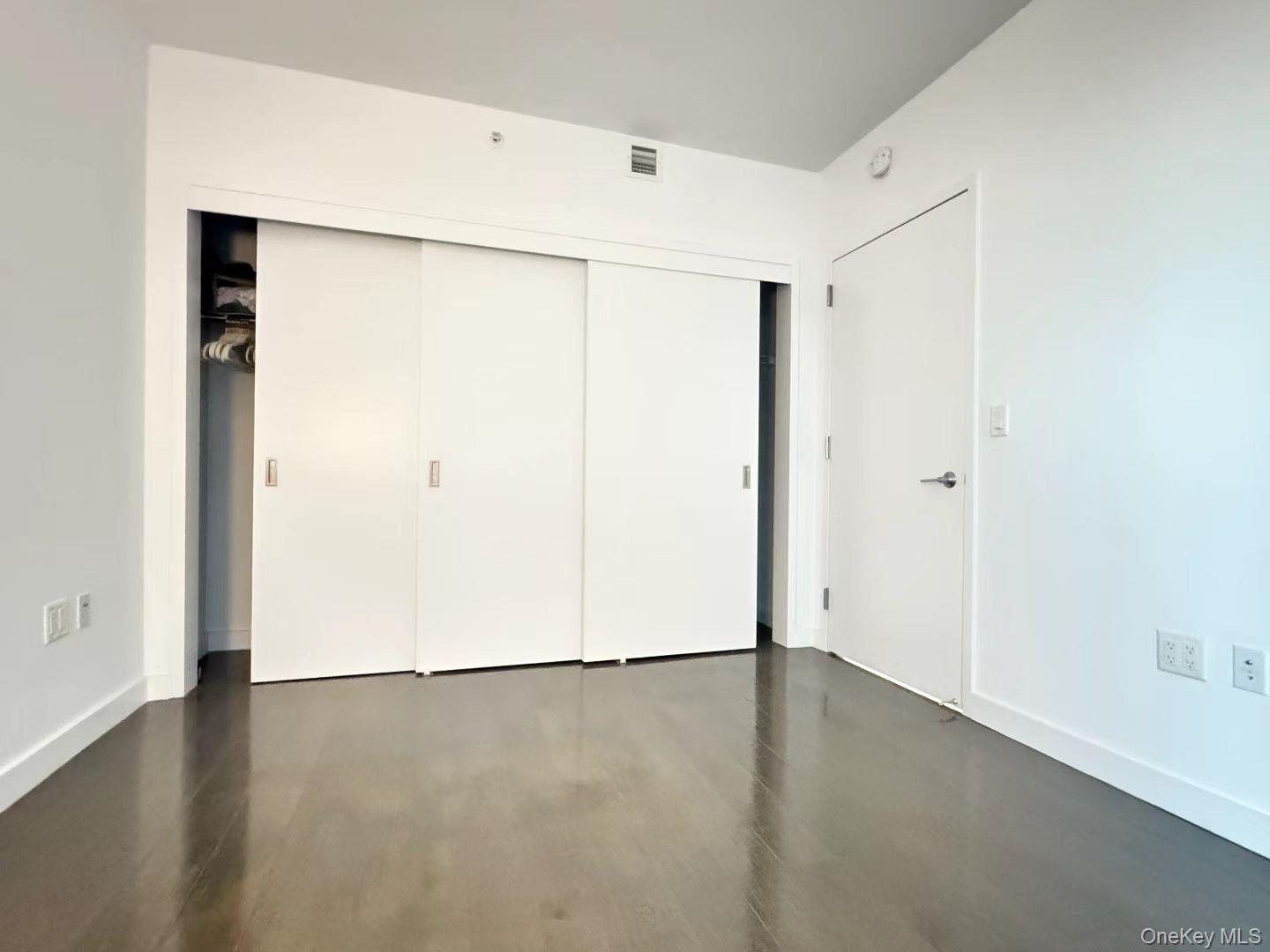 131-03 40th Road # 16D, Flushing, NY 11354