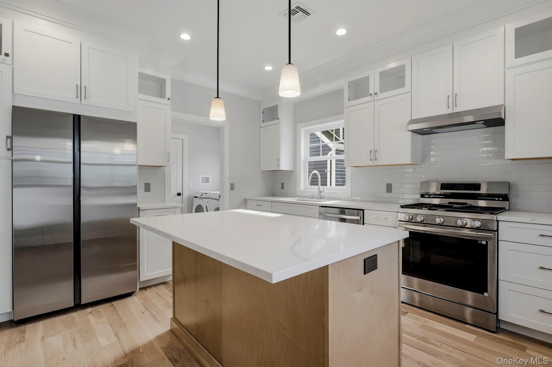 5 Ketcham Place, Melville, NY 11747