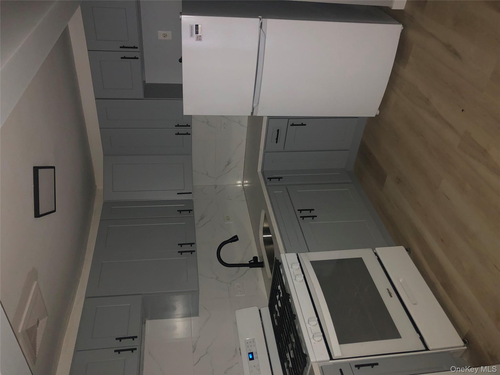 651 Courtlandt Avenue, Bronx, NY 10451