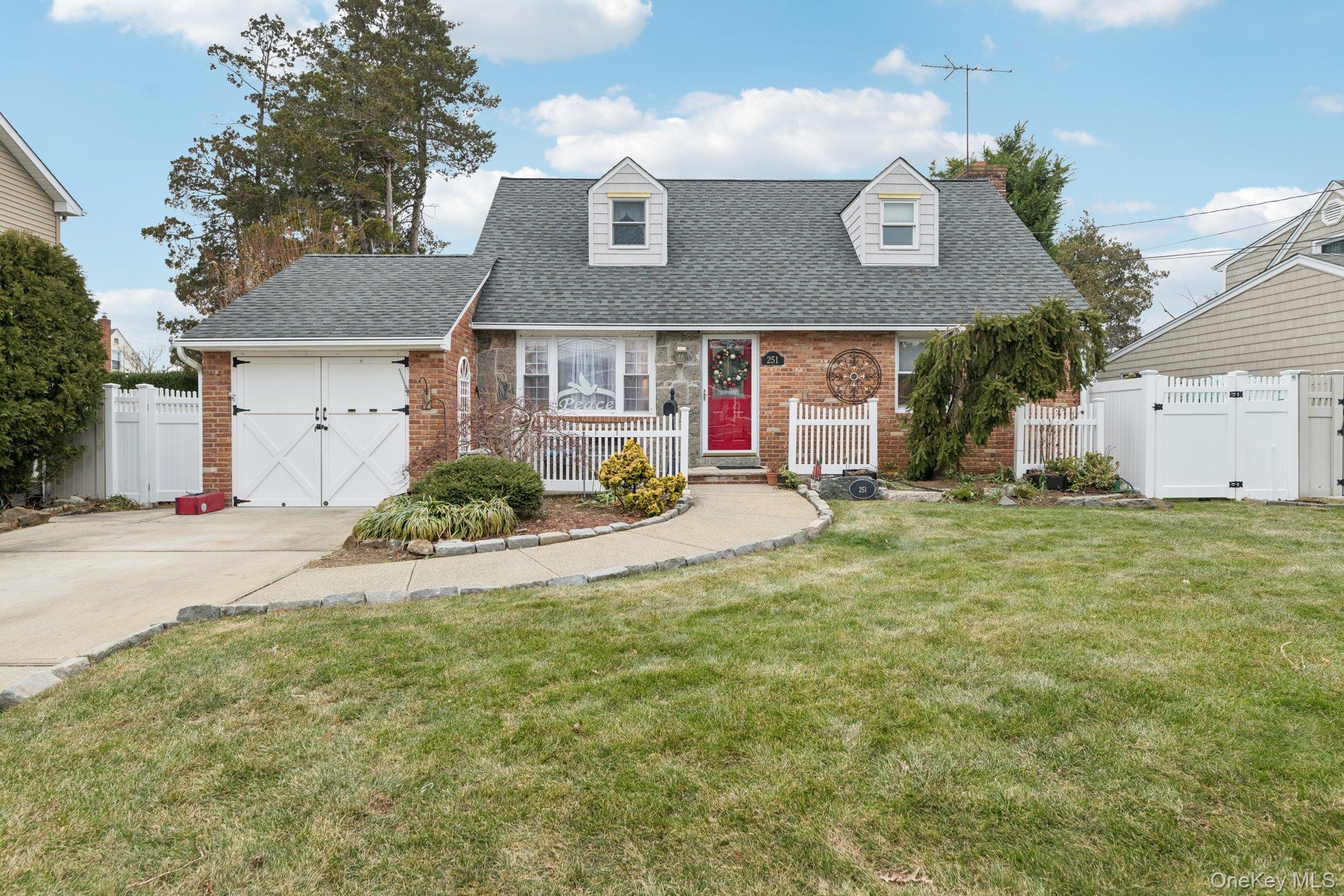 251 Hamilton Avenue, Massapequa, NY 11758