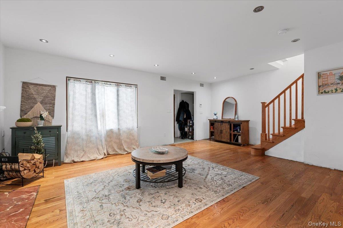 82-06 166 street, Jamaica, NY 11432