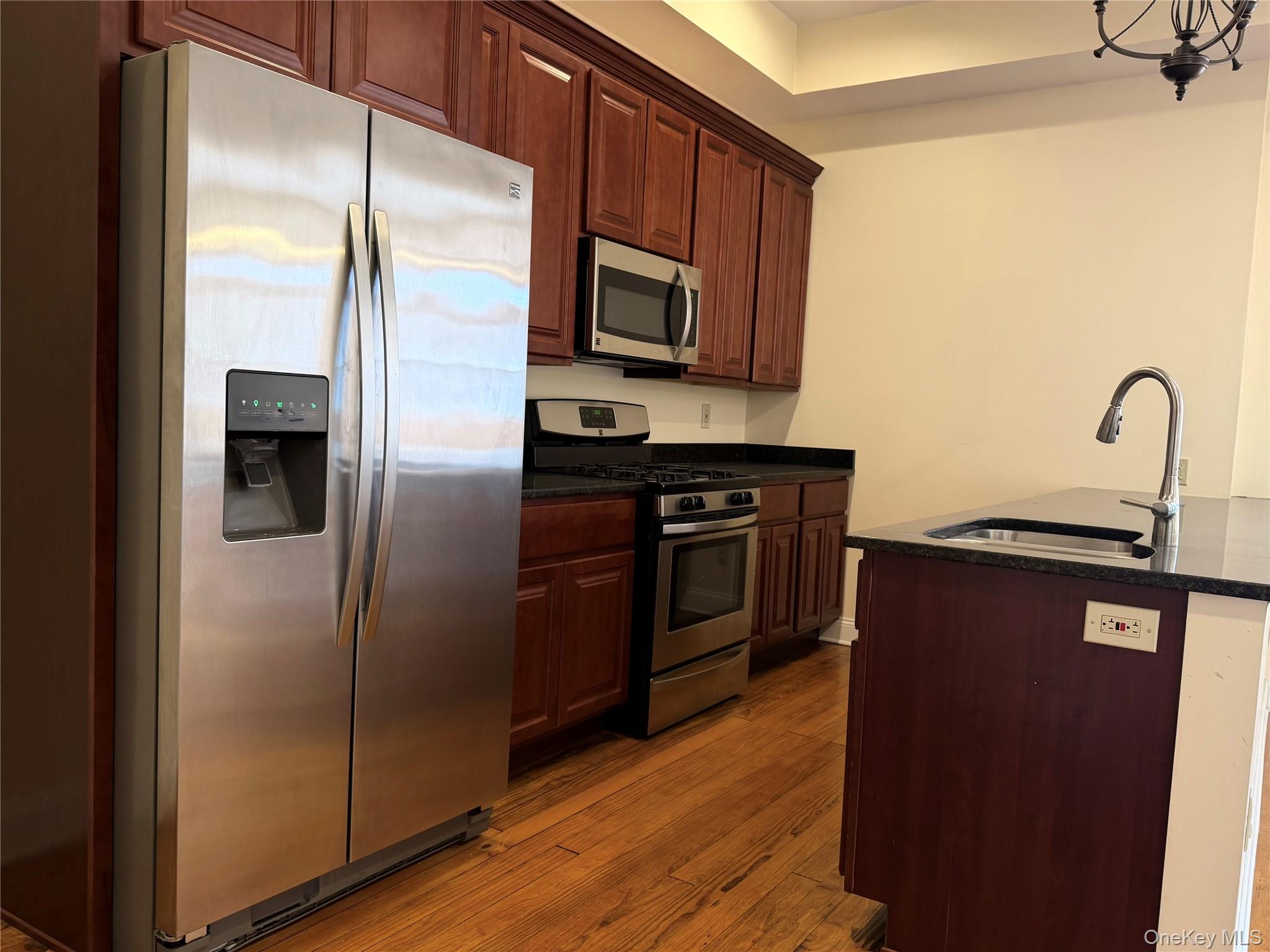 337 Main Street # 2F, Poughkeepsie, NY 12601