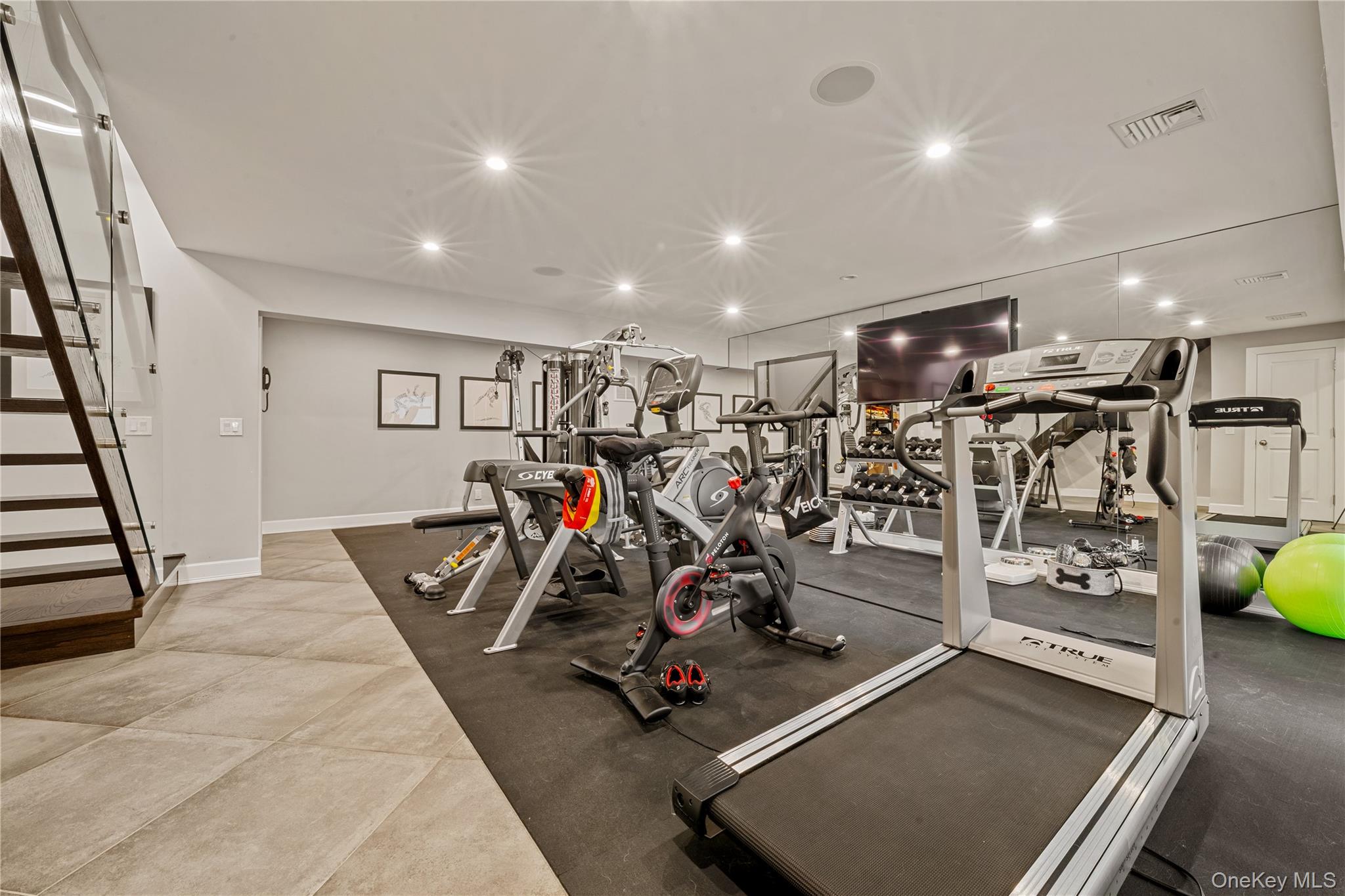 8 Serenite Lane, Muttontown, NY 11791