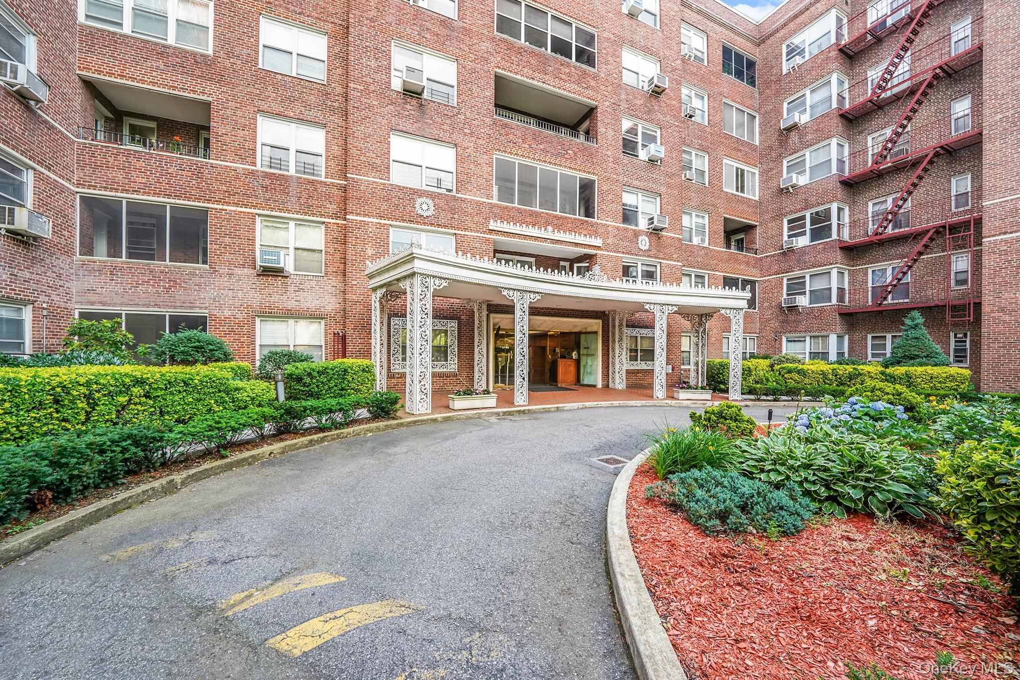 67-66 108th Street # D3, Forest Hills, NY 11375