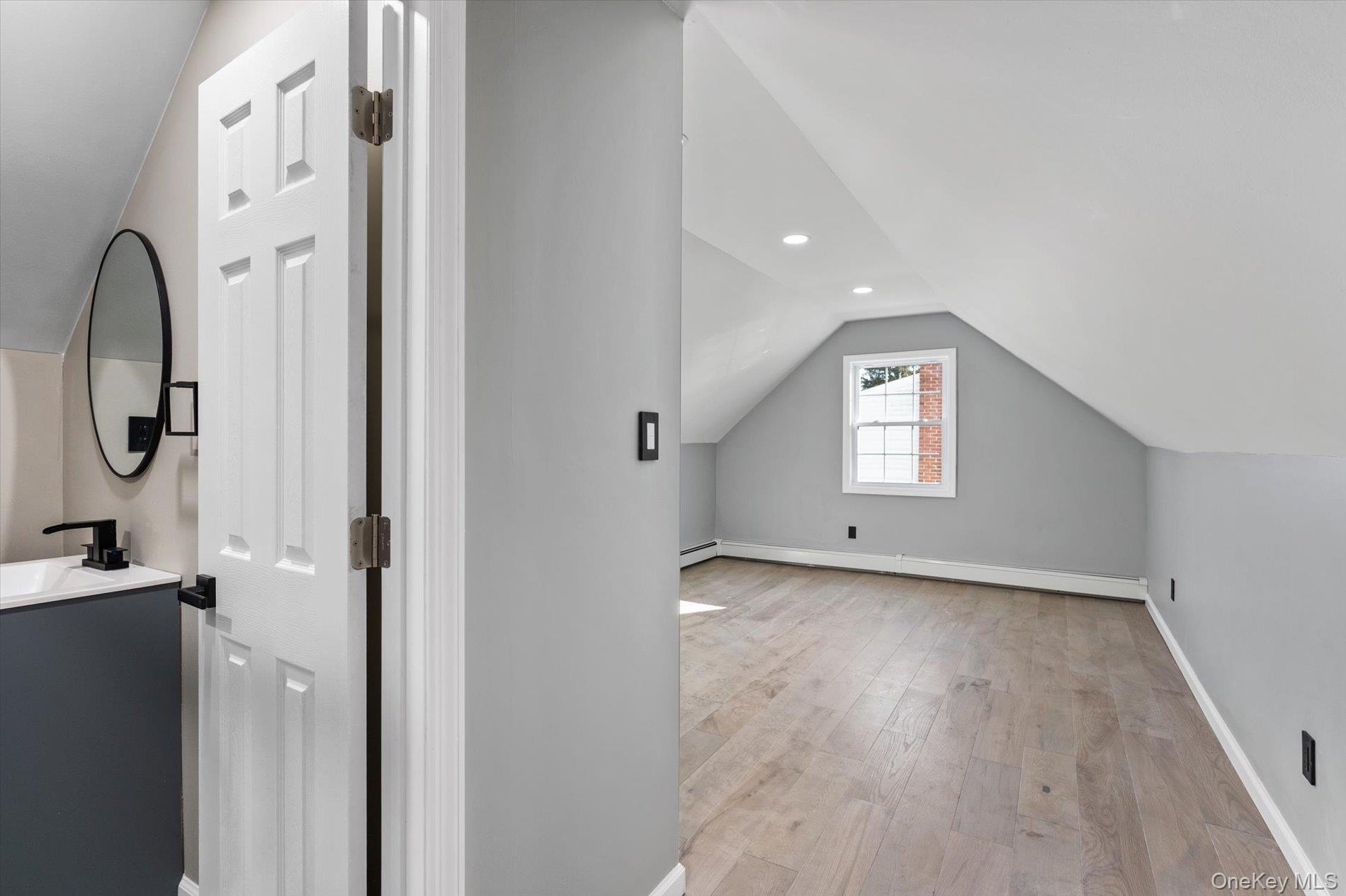 41 Embargo Place, North Babylon, NY 11703