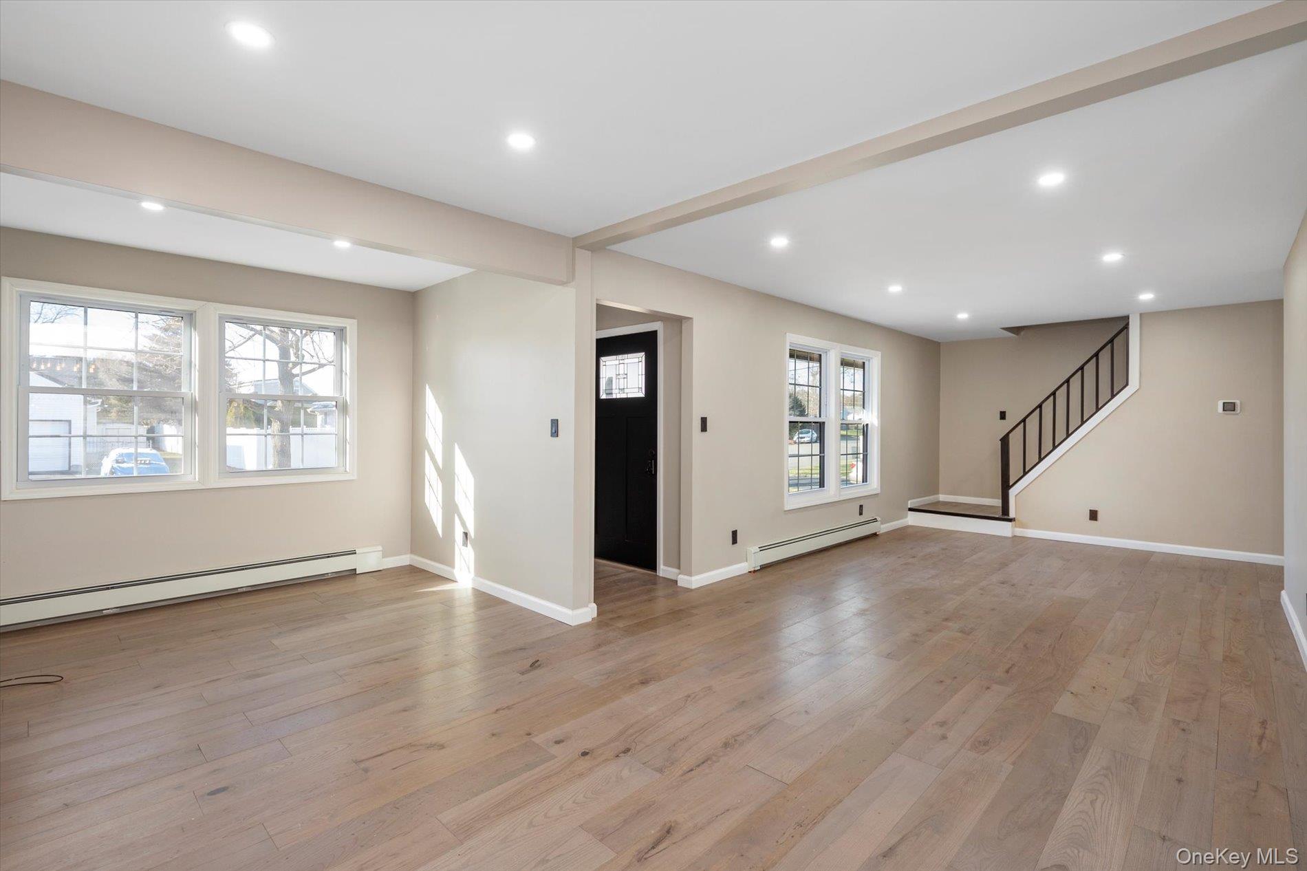 41 Embargo Place, North Babylon, NY 11703