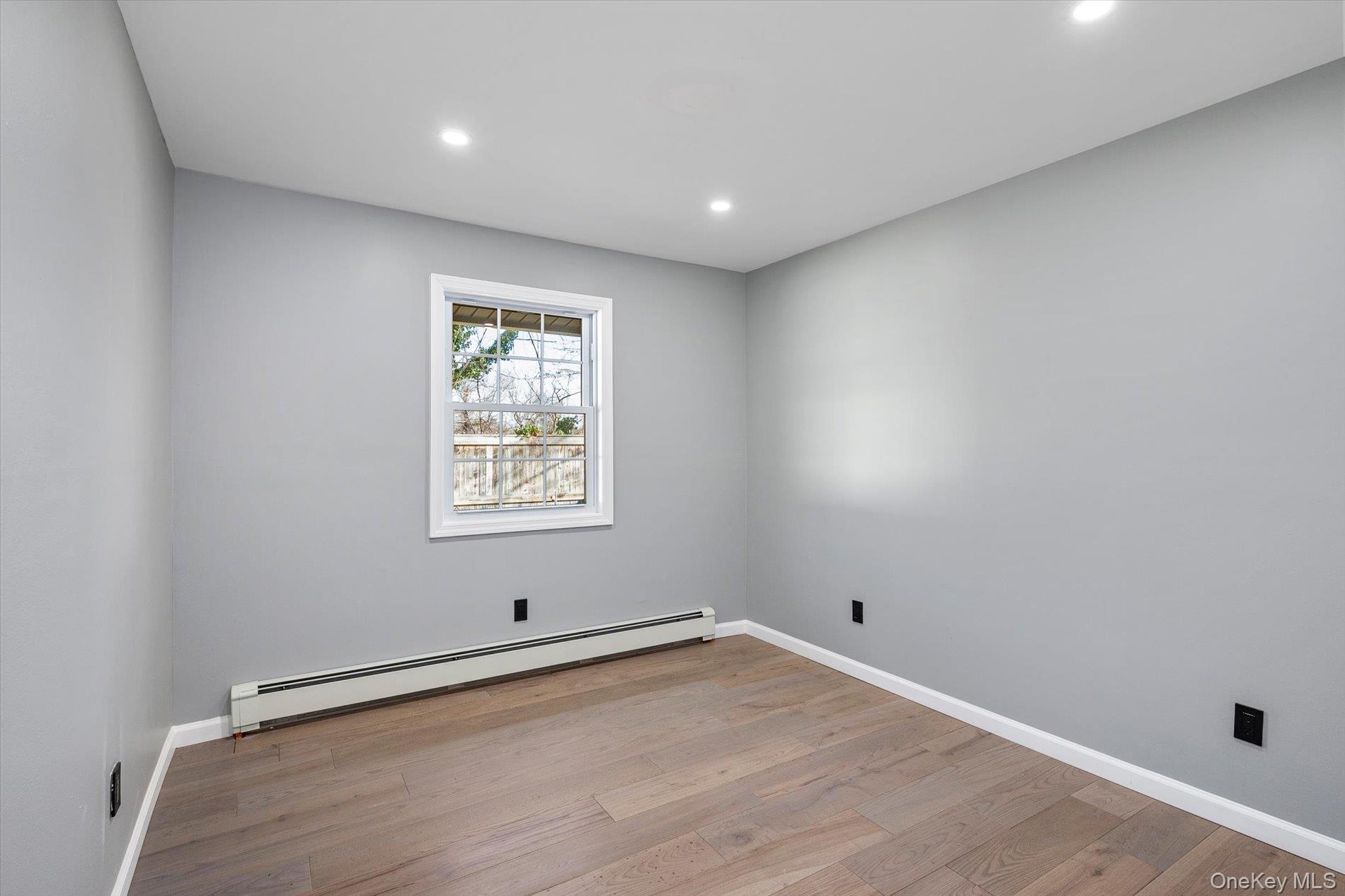 41 Embargo Place, North Babylon, NY 11703