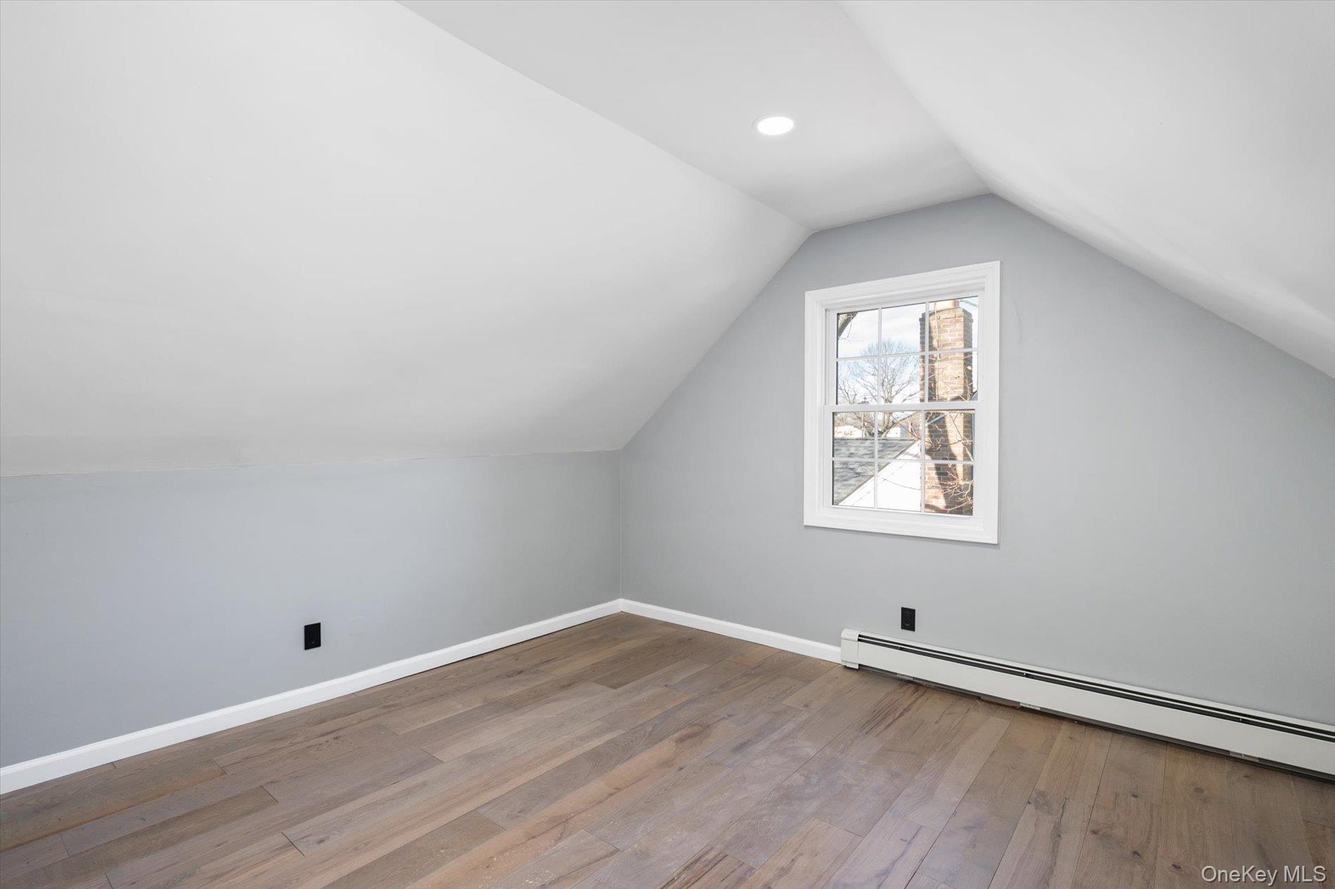 41 Embargo Place, North Babylon, NY 11703