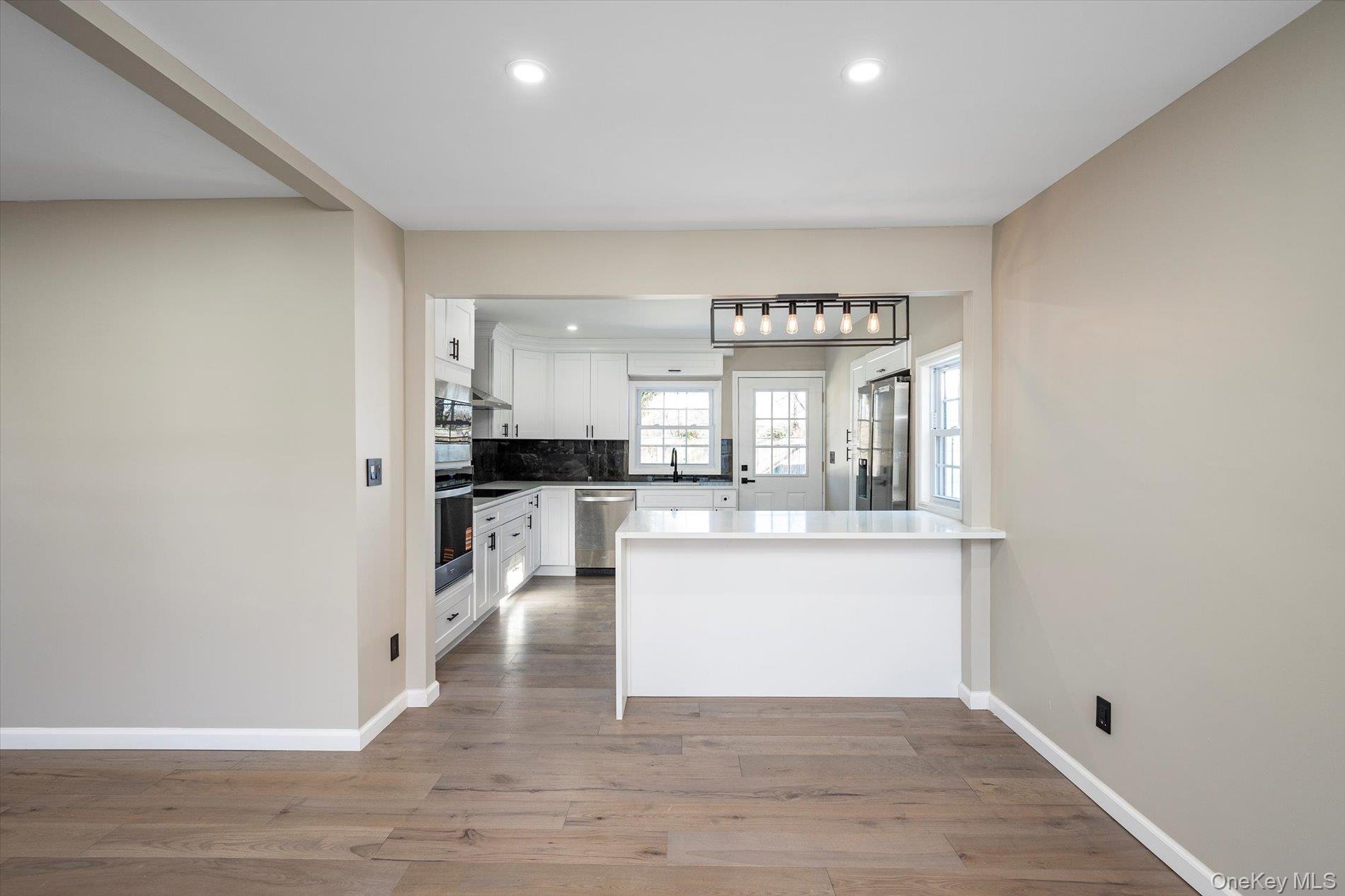 41 Embargo Place, North Babylon, NY 11703