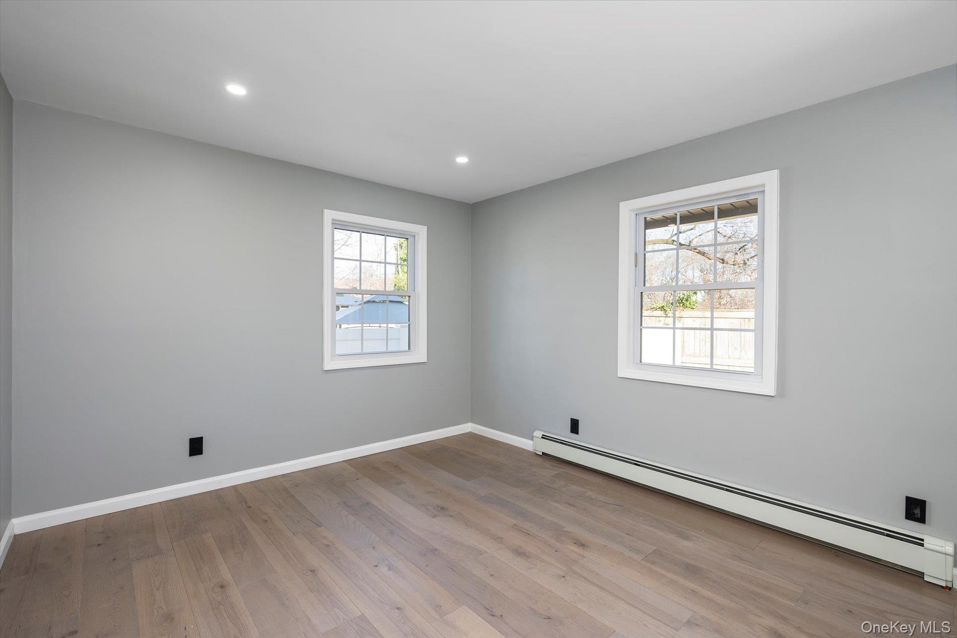 41 Embargo Place, North Babylon, NY 11703