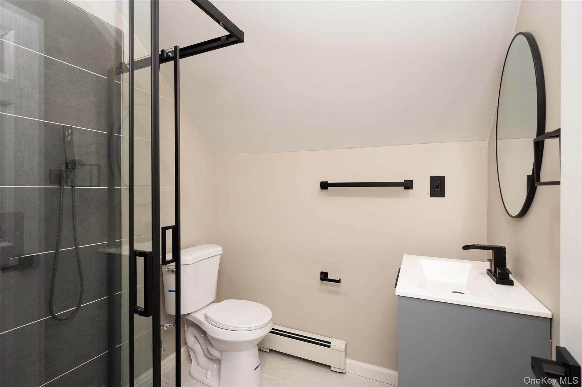 41 Embargo Place, North Babylon, NY 11703