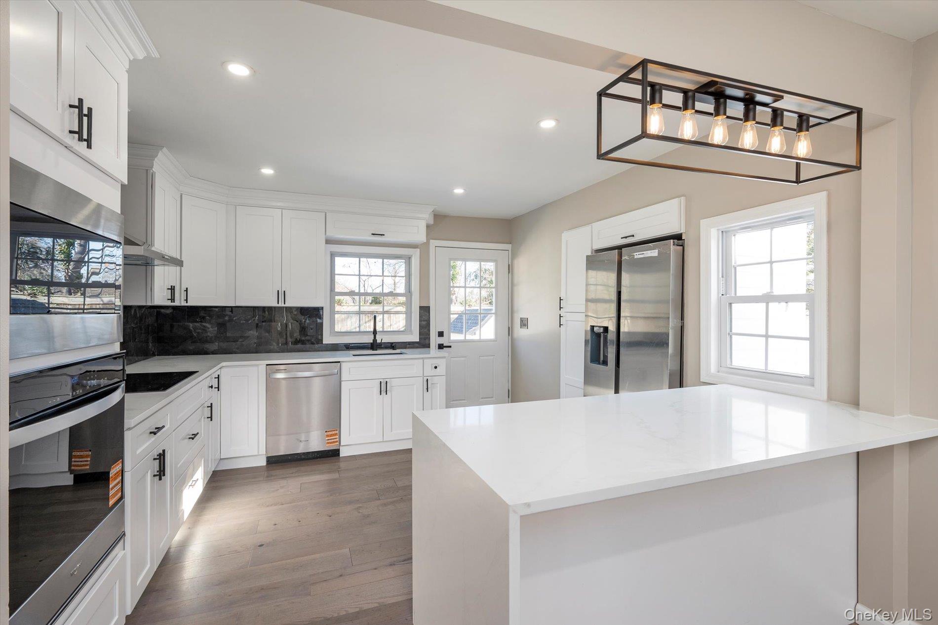 41 Embargo Place, North Babylon, NY 11703