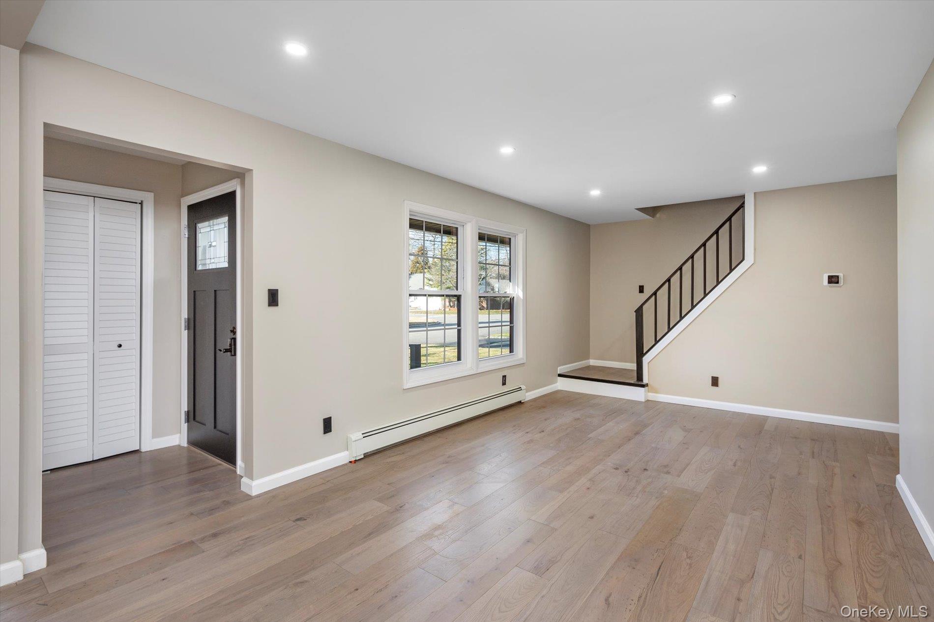 41 Embargo Place, North Babylon, NY 11703