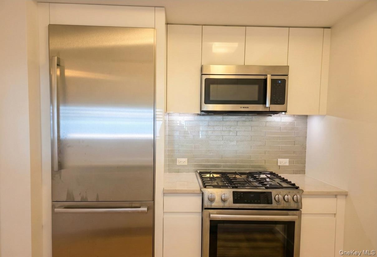 138-35 39th Avenue # 12F, Flushing, NY 11354