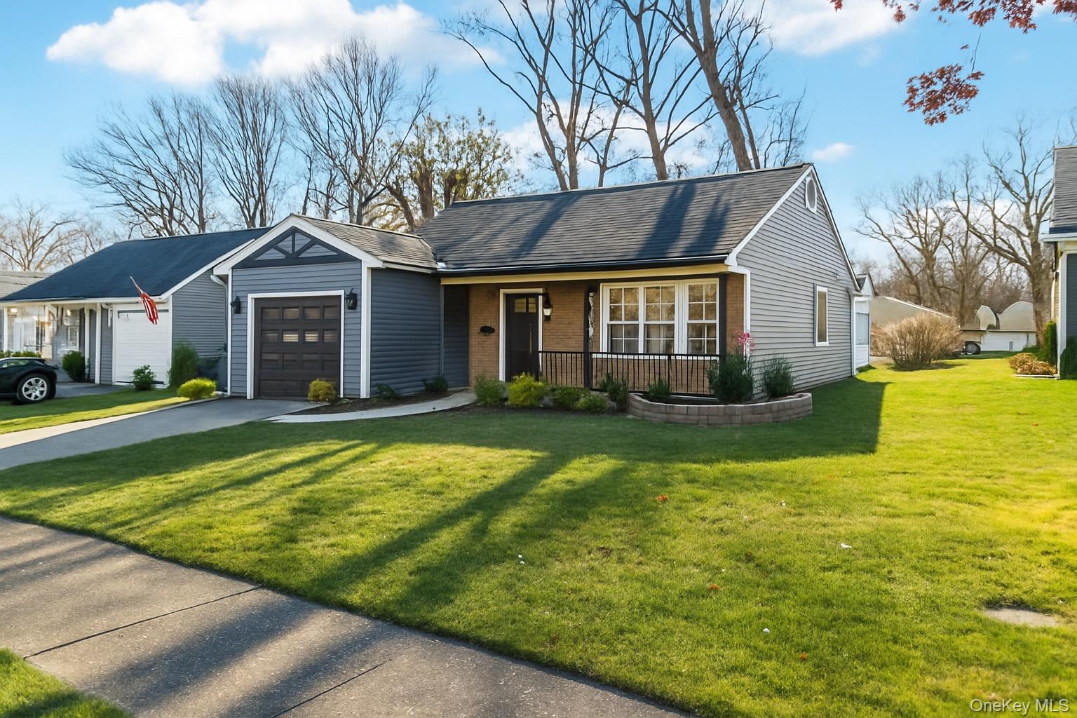 195 Canterbury Drive, Ridge, NY 11961