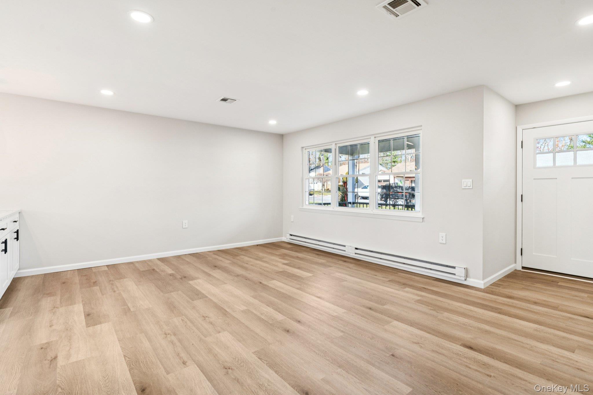 195 Canterbury Drive, Ridge, NY 11961