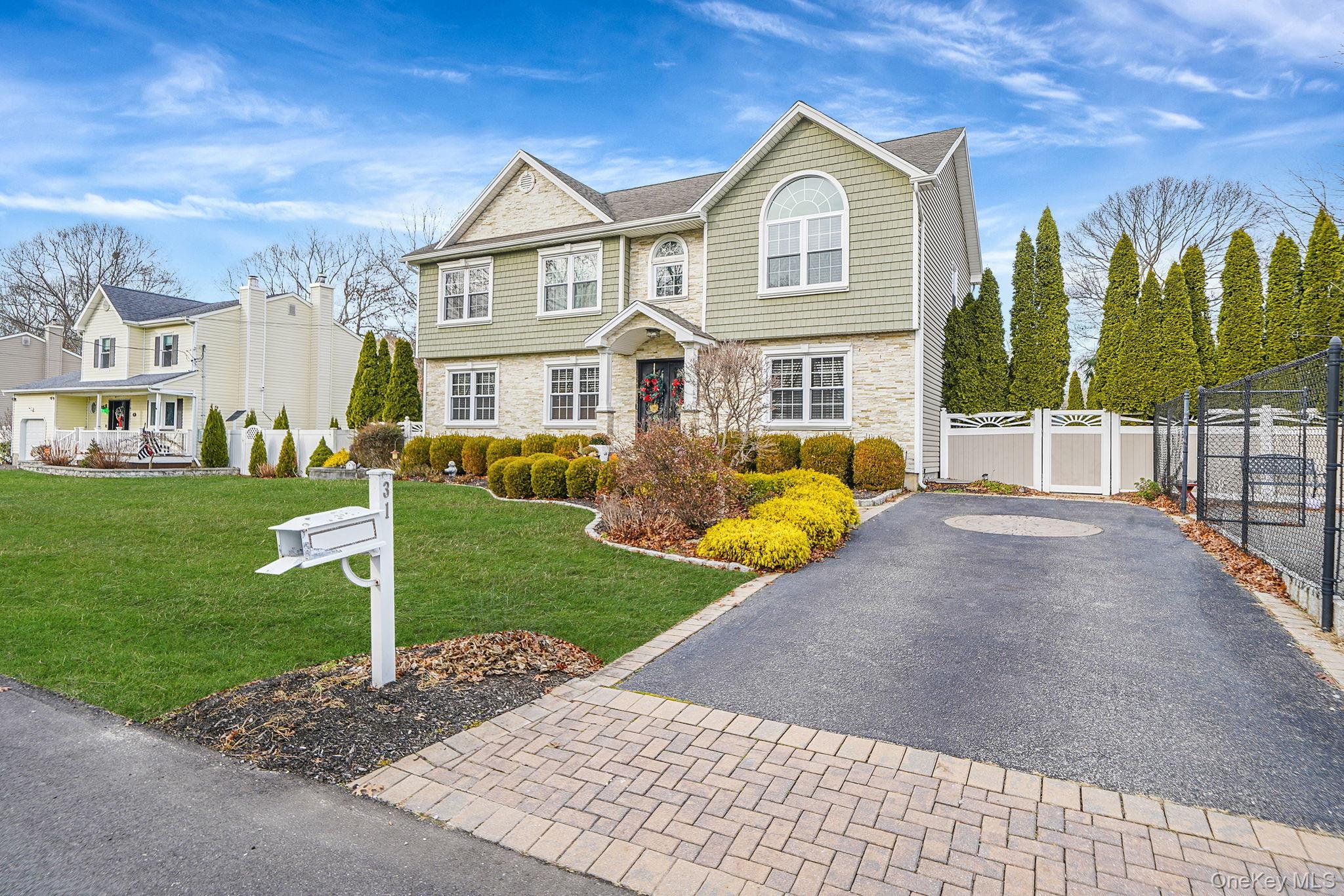 31 Southaven Avenue, Mastic, NY 11950